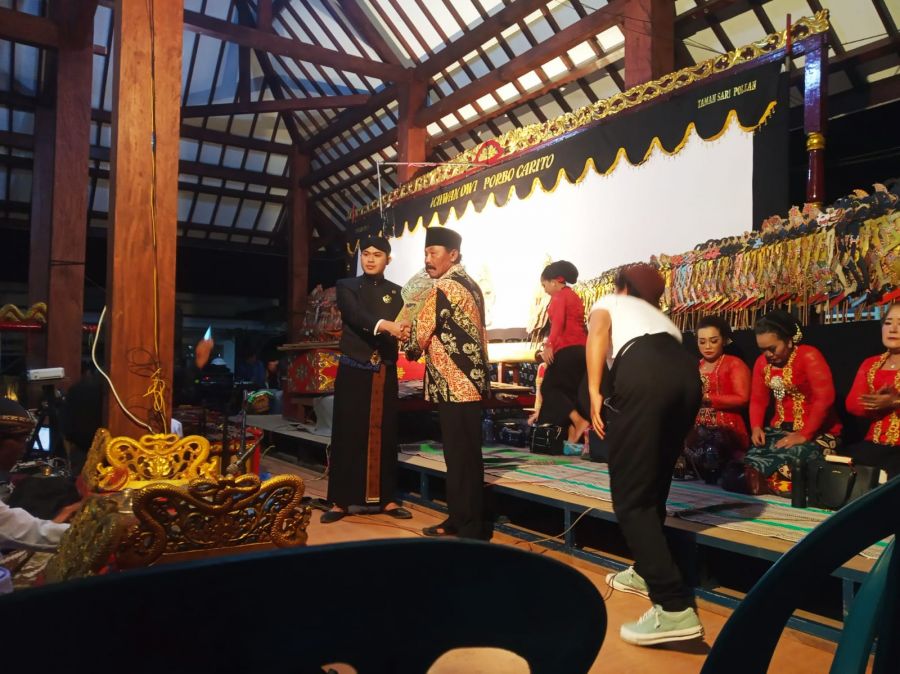 Bersih Desa, Pemdes Sarongan Gelar Wayang Kulit Semalam Suntuk