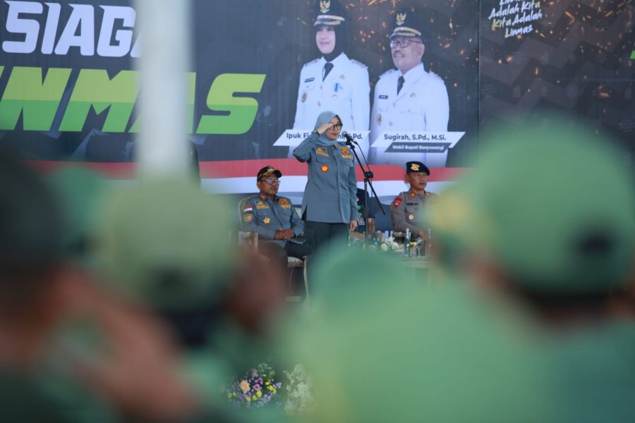 Bupati Banyuwangi Ipuk Fiestiandani Pimpin Apel Siaga Dalam Rangka Persiapan Pemilu 2024
