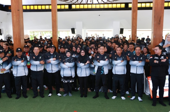 Bupati Banyuwangi Memberangkatkan Kontigen Banyuwangi Untuk Pekan Olahraga Provinsi(Porprov) IX 2025