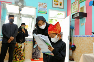 Bupati Banyuwangi Tinjau Pelaksanaan PTM di SDN 1 Kalipuro