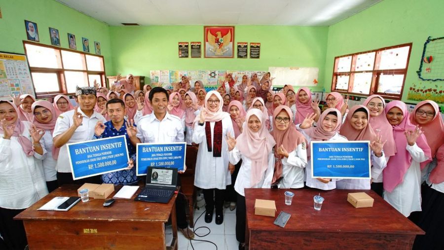 Bupati Banyuwangi Salurkan Insentif Rp. 7,2 Miliar bagi 1.200 Guru PAUD Non ASN se Banyuwangi