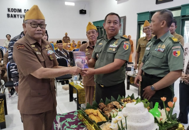 Dandim 0825/Banyuwangi Didampingi Kasdim Hadiri Acara Syukuran HUT Veteran Nasional