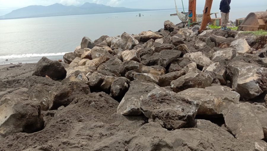 Erick Aktivis PECARI: Pembangunan BreakWater di Pantai Cacalan Sukowidi Diduga Banyak Rekayasa