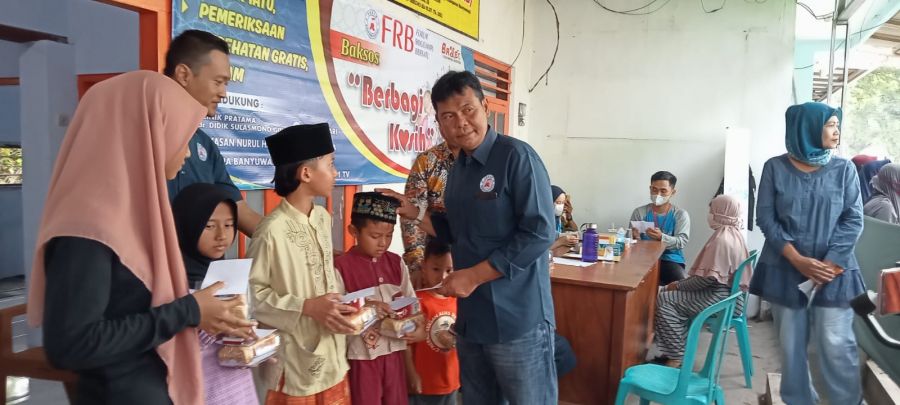 Gebyar Forum Rogojampi Bersatu Adakan Kegiatan Baksos Bersama Kaum Duafa, Dihadiri Camat Rogojampi