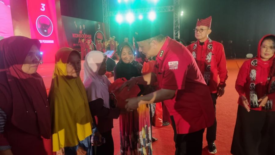 Giat Partai PDI Perjuangan Diiringi Dengan Santunan Kaum Dhuafa dan Yatim Piatu