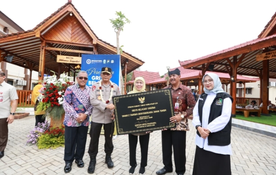 Gubernur Jatim Resmikan Fasilitas Belajar di SMAN 2 Taruna Bhayangkara di Banyuwangi