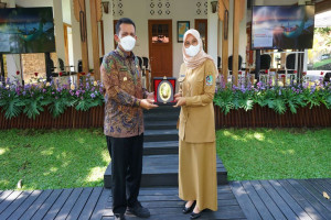Gubernur Kepulauan Riau Ansar Ahmad ,Dan lima kepala daerah di wilayahnya datang ke Banyuwangi