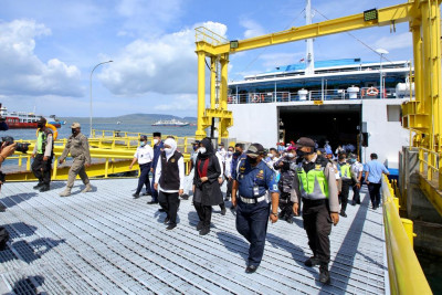 Gubernur Khofifah Resmikan Dermaga Movable Bridge di Pelabuhan Ketapang Banyuwangi