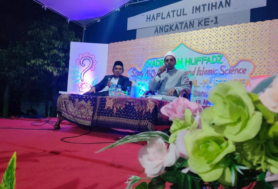 Kaliber Internasional Haflatul Imtihan Angkatan Pertama Pondok Pesantren Al-Musthofa