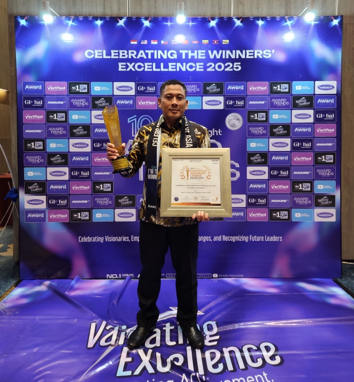 Kapolresta Banyuwangi Raih Penghargaan “Inspiring Professional & Leadership Award 2025