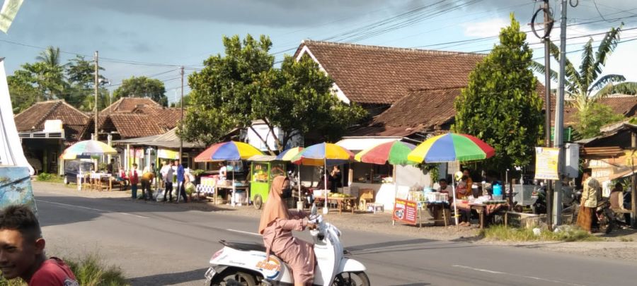 Kolaborasi Pemdes, BPD dan Bumdes, Buka Pasar Kuliner Takjil  Puasa Ramadhan