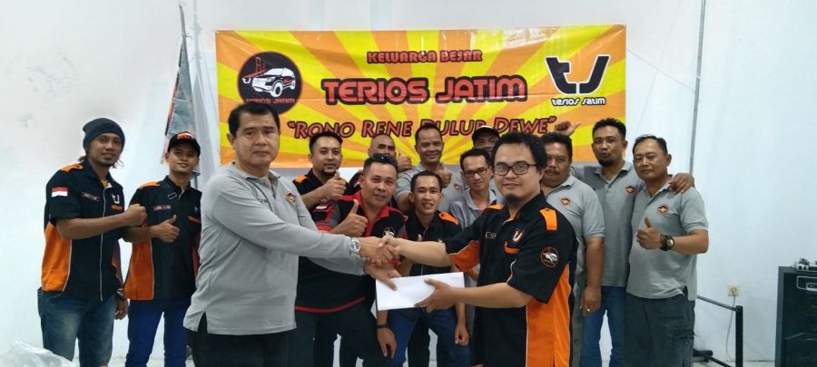 Komunitas Terios Jatim Squad Tapal Kuda Berikan Bantuan Kepada Pasien Korban Narkoba Secara Simbolis