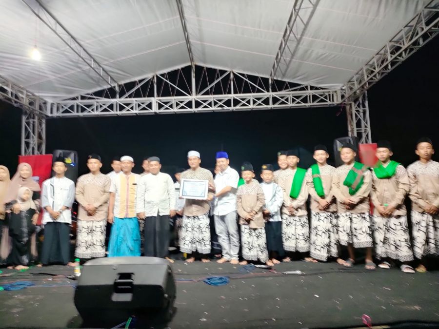Lantunan Merdu Penyatuan Alam Cinta Nabi Santri Al-Musthofa Bersholawat