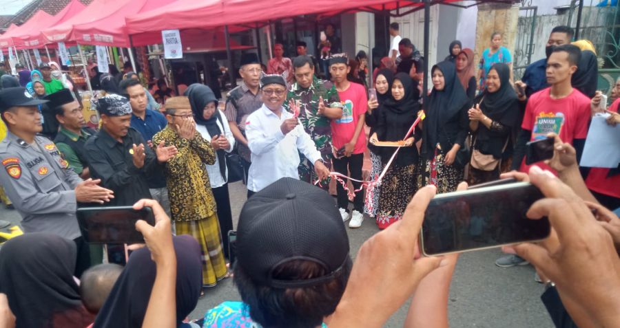 Launching UMKM dan Pasar Rakyat Desa Parijatah Kulon, Sugirah : Desa Adalah Soko Guru Ekonomi Bangsa