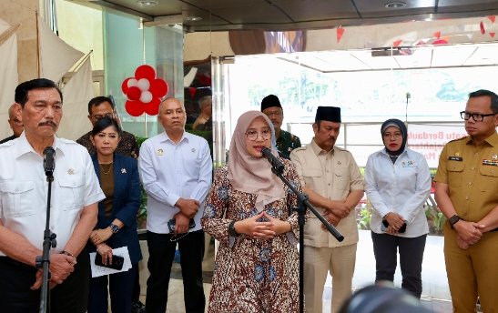 Luhut Minta Bupati Ipuk Share Pengalaman Bangun Digitalisasi ke Berbagai Daerah
