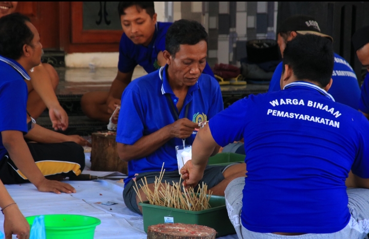 Nyate Bareng, Cara Warga Binaan Lapas Banyuwangi Nikmati Daging Qurban