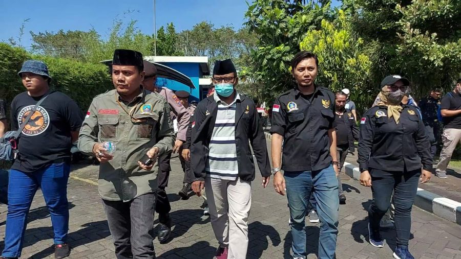 Pejabat Utama Kanwil Beacukai Jatim 1 Anggukkan Kepala Saat Dituding Tidak Profesional Oleh AMI