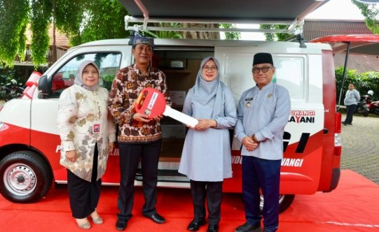 Pemkab Terima Bantuan Mobil Pelayanan Adminduk