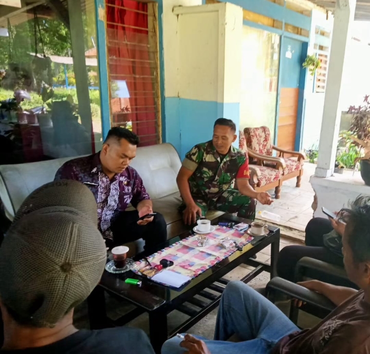 Pererat Silaturahmi Dengan Warga Binaan, Babinsa Laksanakan Giat Komsos