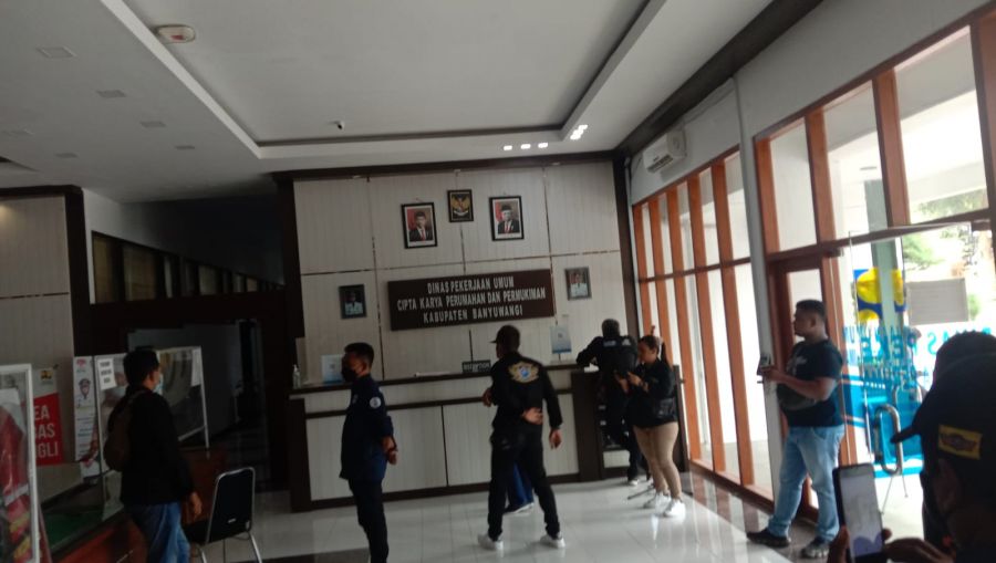 Polemik Pavingisasi di Perumahan Villa Hijau Kelurahan Karangrejo, Anggota LAN Datangi Dinas PU
