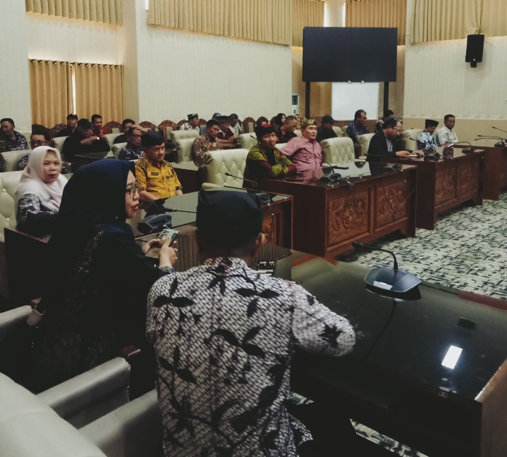 RDP DPRD Banyuwangi Bahas Dampak Efisiensi Anggaran Desa, Ini Tujuh Tuntutan Forum Desa
