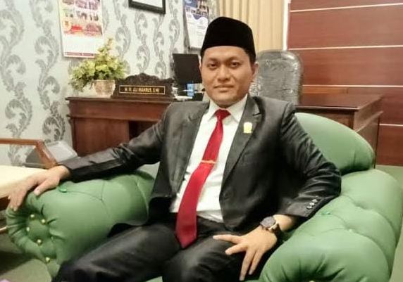 Respon Wakil Ketua DPRD Banyuwangi H.M. Alih Mahrus Terkait Polemik di SMPN 1 Singojuruh 