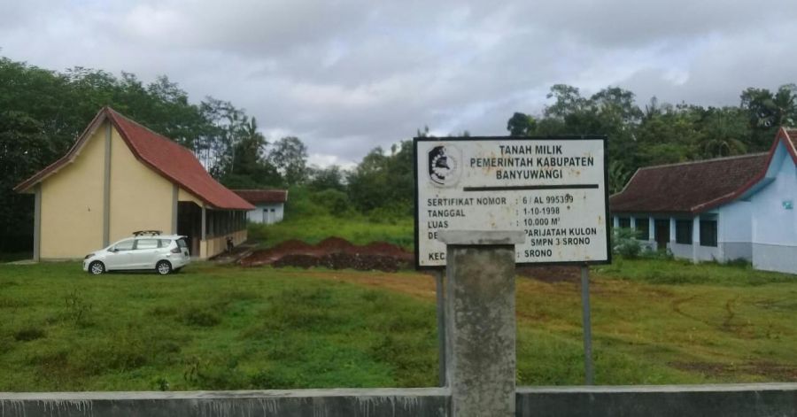 SMPN 3 Srono  Tidak Memiliki Aliran Listrik dan Air, Karena Masih Proses Pengadaan