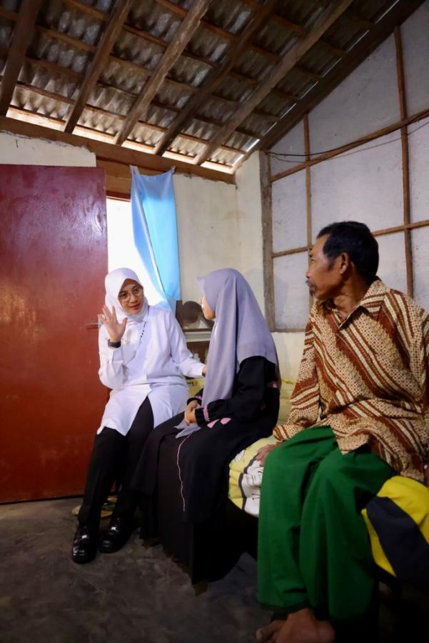 Stop bullying, Bupati Ipuk Datangi Siwi Putus Sekolah