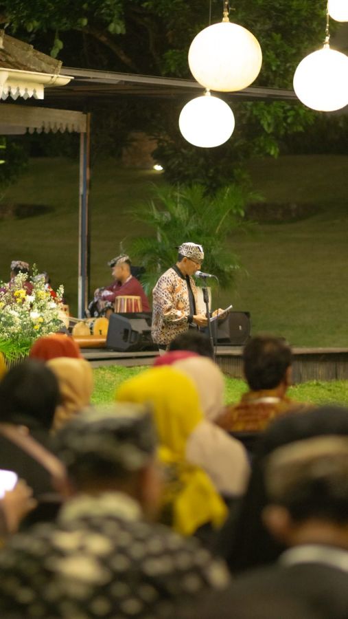 Suasana Syahdu dan Artistik Menyelimuti Halaman Belakang Pendopo Sabha Swagata Banyuwangi