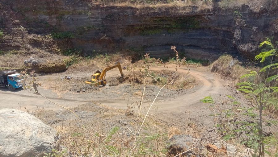Tambang Galian C Diwilayah  Desa Bangsring  Izinnya Hanya Pemberitahuan ke Aparat Desa