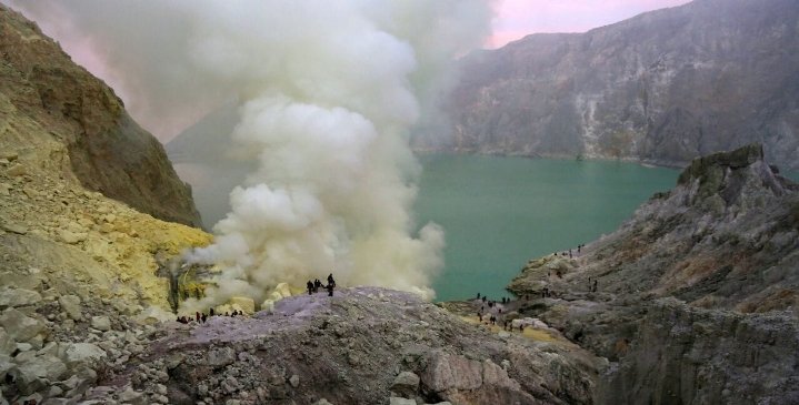 TWA Kawah Ijen Dibuka Kembali Mulai 28 September 2026