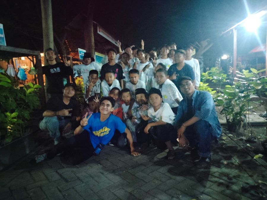 Uji Nyali Membangun Karakter dan Mental, Santri Al-Musthofa Outbond di Under Water