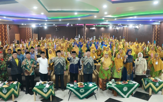 Wabup Banyuwangi Mujiono,Menghadiri Resepsi Milad ke-108 Organisasi Wanita Muhammadiyah Aisyiyah