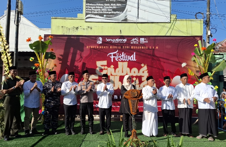 Wakapolresta Banyuwangi Hadiri Festival Endog Bersama Forkopimda di Desa Kembiritan Genteng