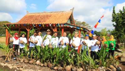 280-bibit-kelapa-ditanam-di-sae-lapas-banyuwangi-kalapas-dukung-ketahanan-pangan