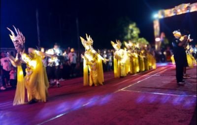 meski-hujan-rintik-hari-jadi-desa-bomo-tetap-semarak-sound-horeg-dipadati-warga